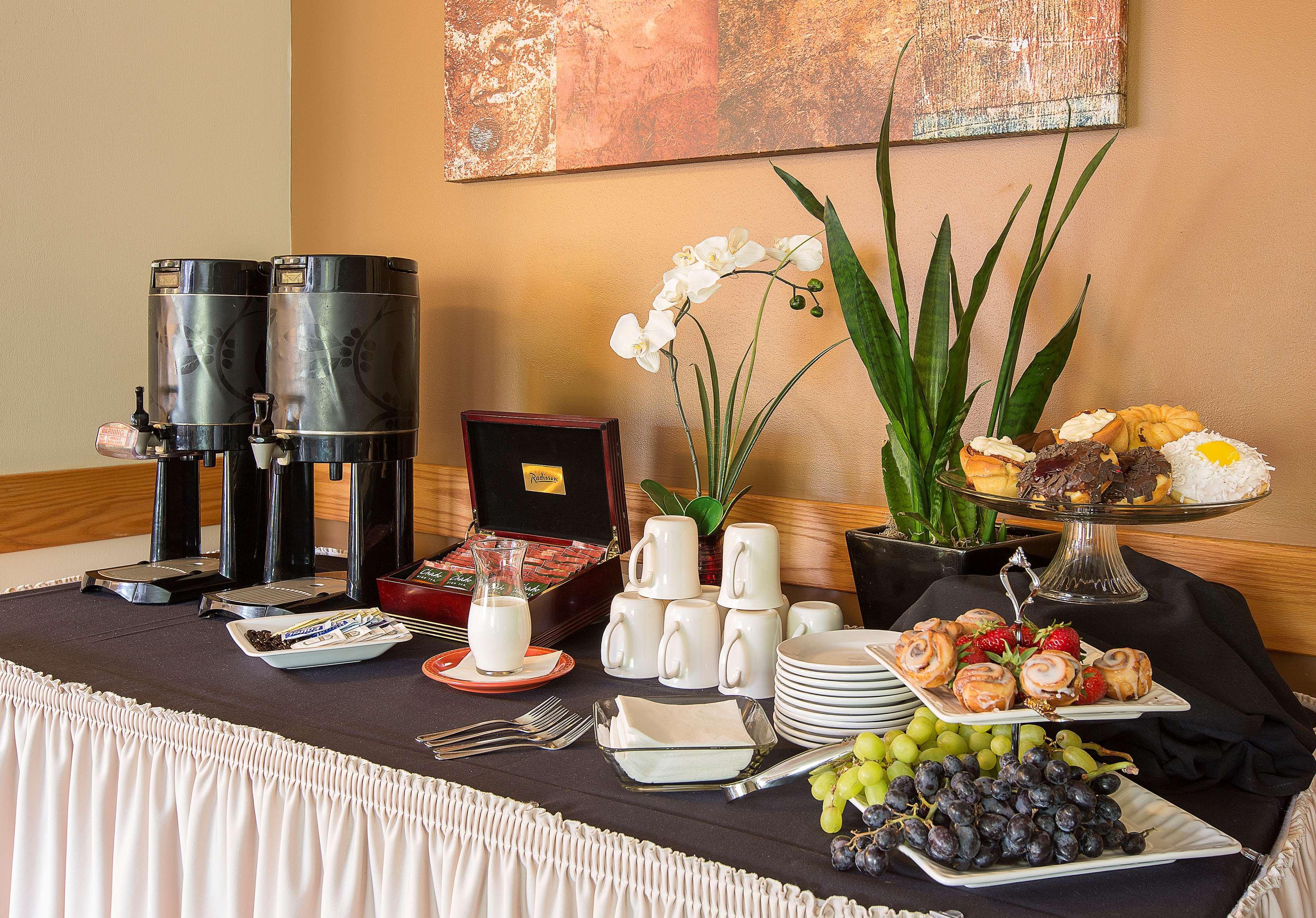 Radisson Airport 3*