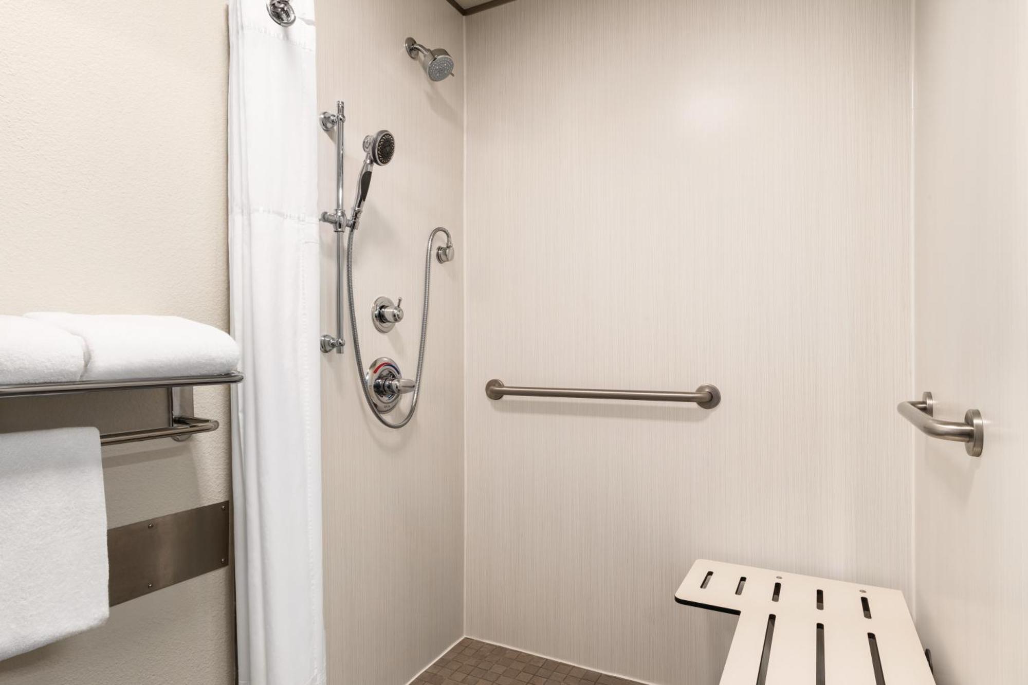 Radisson Airport 3*