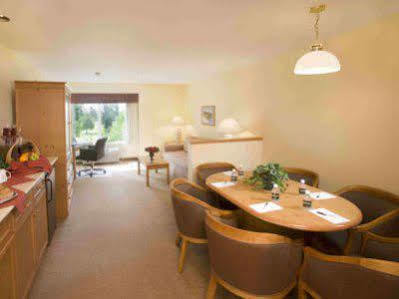 Hotel Radisson Airport 3*