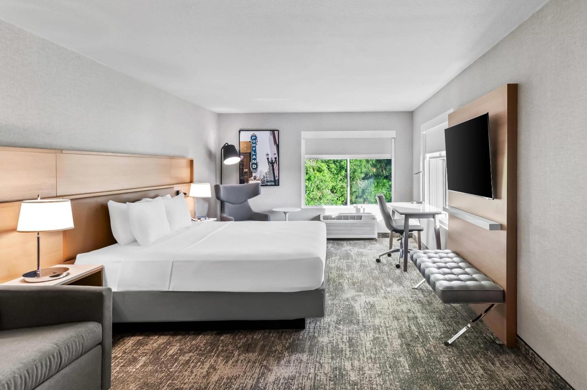 Radisson Airport 3*