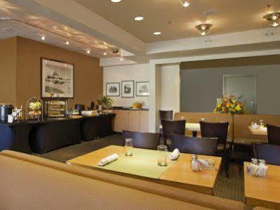 Radisson Airport Hotel 3*